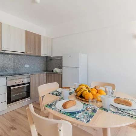 Charming Seaside And Terasse In Playa Paraiso Apartament