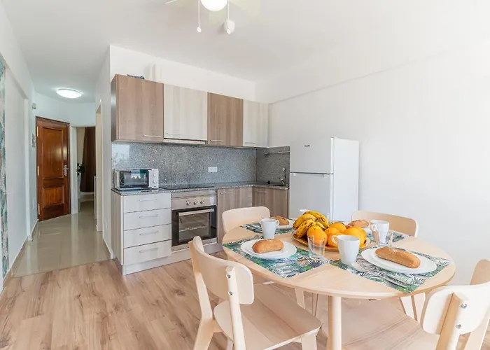 Charming Seaside And Terasse In Playa Paraiso Apartment