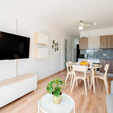 Апартаменты Charming Seaside And Terasse In Playa Paraiso Адехе