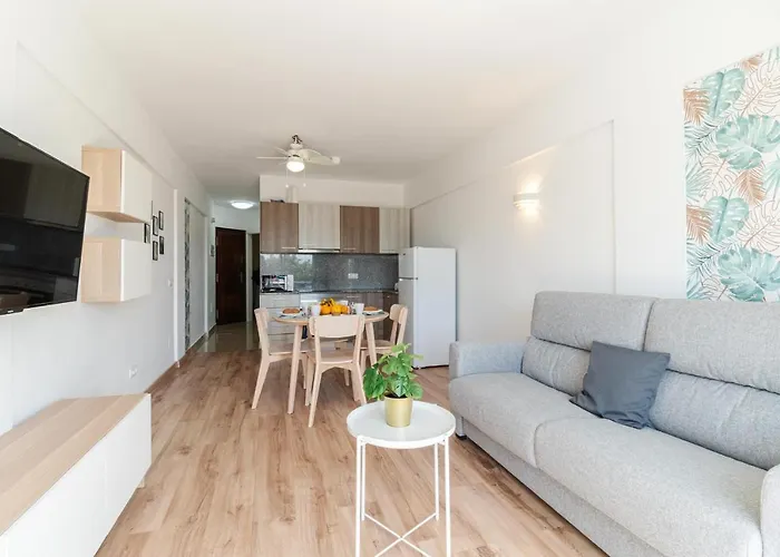 Charming Seaside And Terasse In Playa Paraiso 아데제